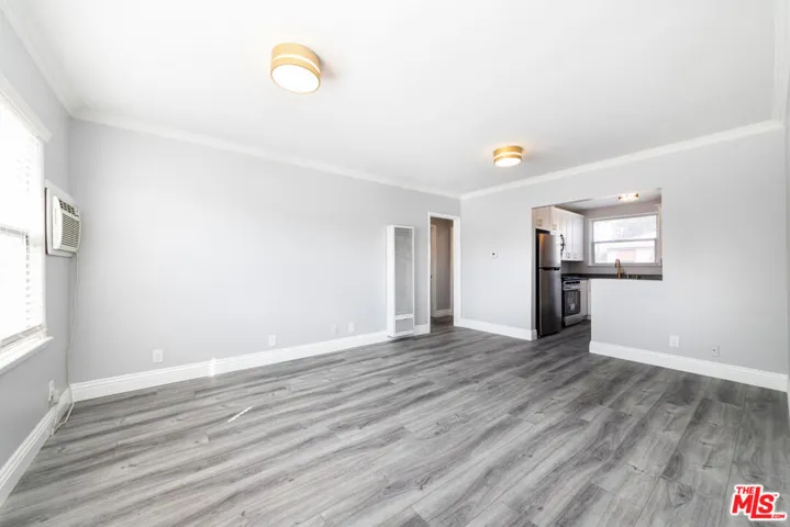 5444 Colfax Avenue, Valley Village, California 91601 — photo 4