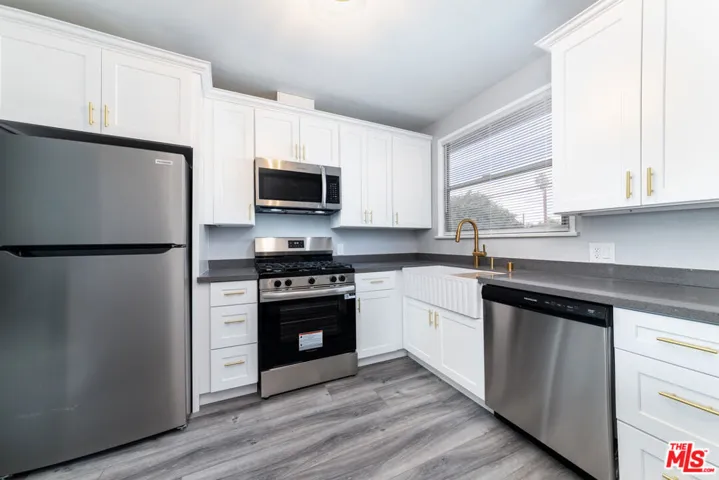 5444 Colfax Avenue, Valley Village, California 91601 — photo 5