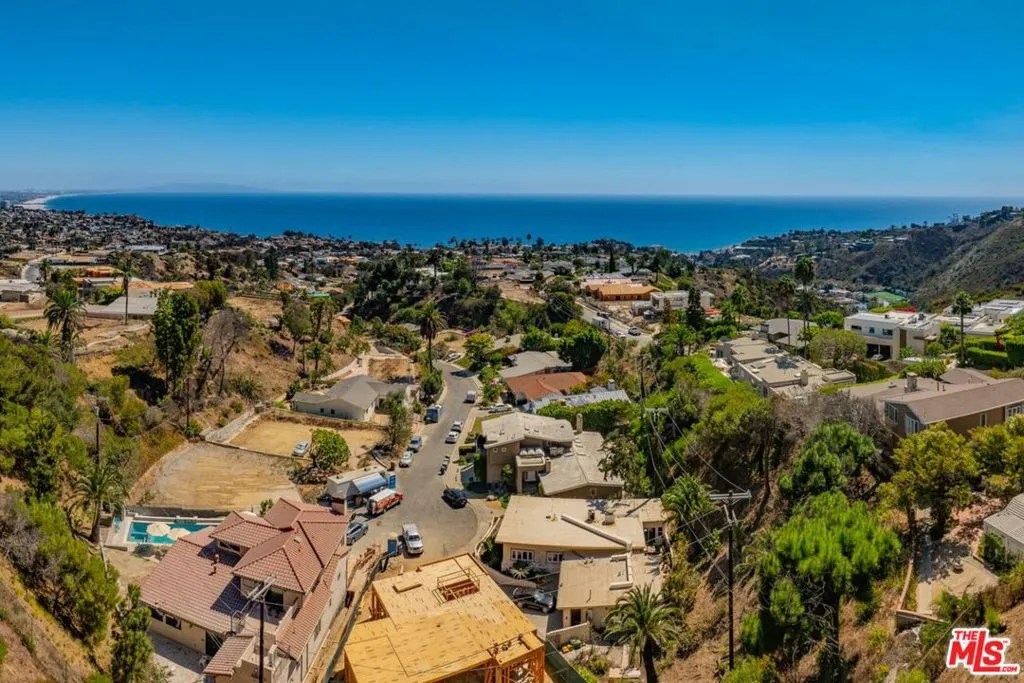 1026 Enchanted Way