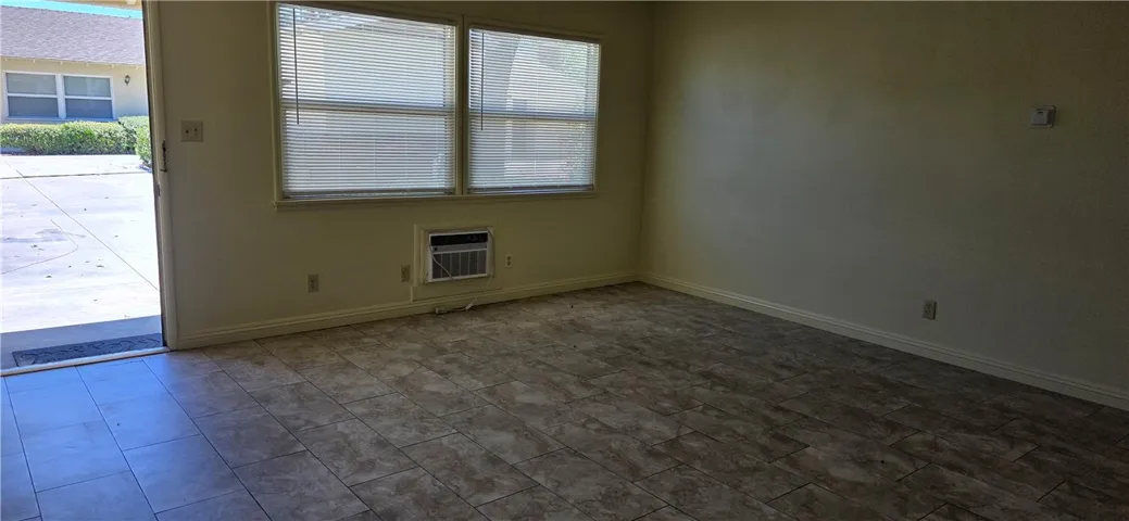 2305 Mountain, San Bernardino, California 92404 — photo 4