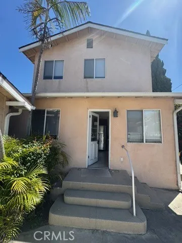 Backdoor leading to Driveway