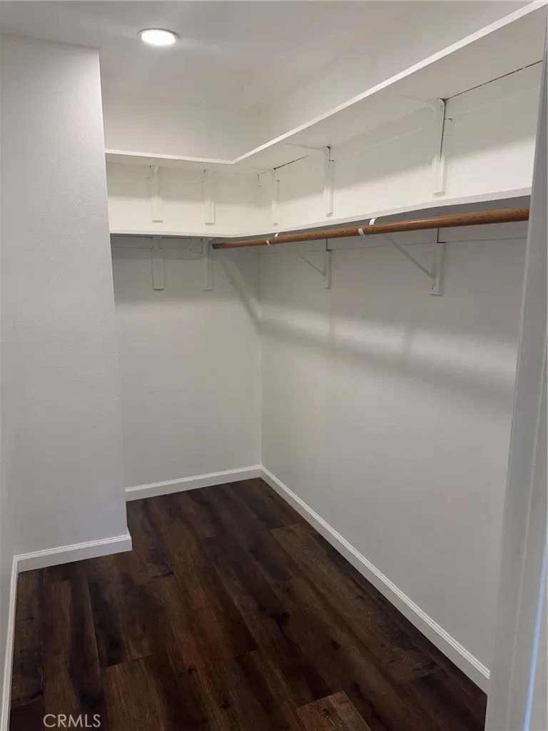 Walk-in closet Bed 1 Walk-in closet Bed 1