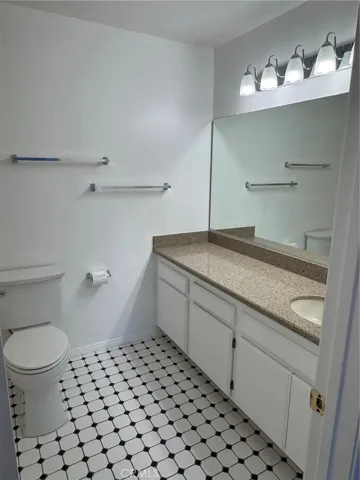Hall/Guest Bath