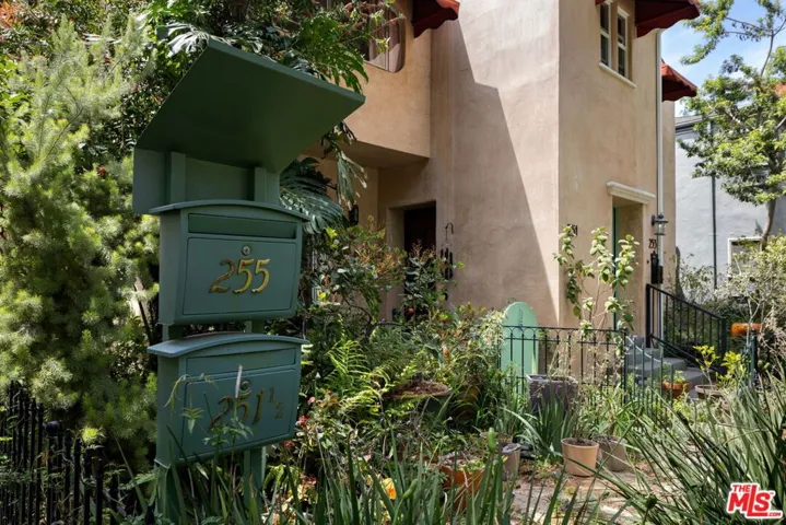 251 N Swall Drive, Beverly Hills, California 90211 — photo 4