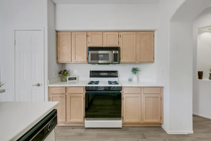 13 KITCHEN FULL