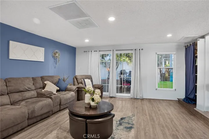 8330 Stansbury Avenue, Panorama City, California 91402 — photo 4