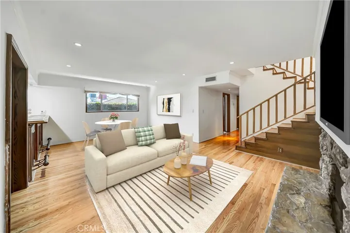 22548 Waterbury, Woodland Hills, California 91364 — photo 4