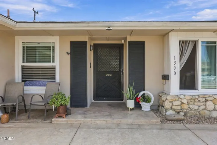 1300 Bluebell Street, Oxnard, California 93036 — photo 4