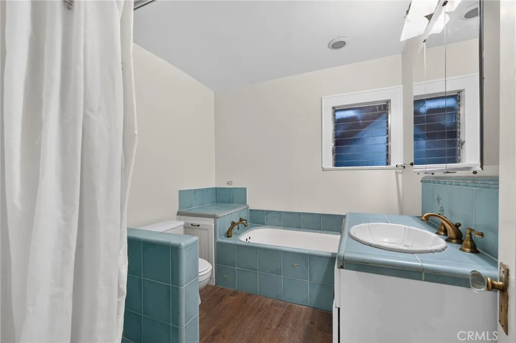 Common Bath and Shower Common Bath and Shower