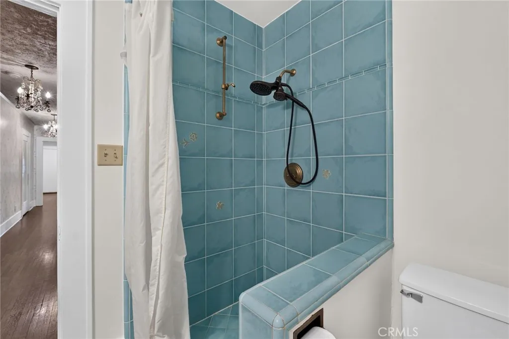 Common Bath and Shower Common Bath and Shower