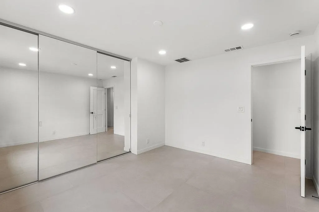 50-web-or-mls-P2611894 50-web-or-mls-P2611894