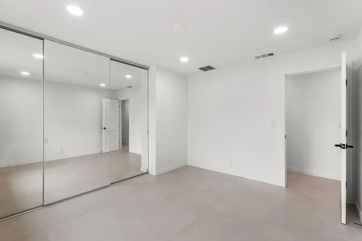 50-web-or-mls-P2611894