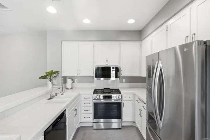 28362 Pueblo Drive, Lake Forest, California 92679 — photo 5