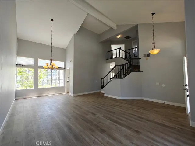High vaulted ceiling with amp of natural