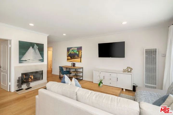 2101 Ocean Avenue 17, Santa Monica, California 90405 — photo 4