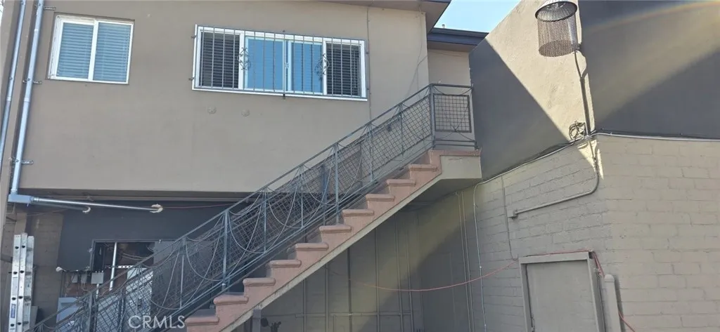 5908 1/2 Crenshaw