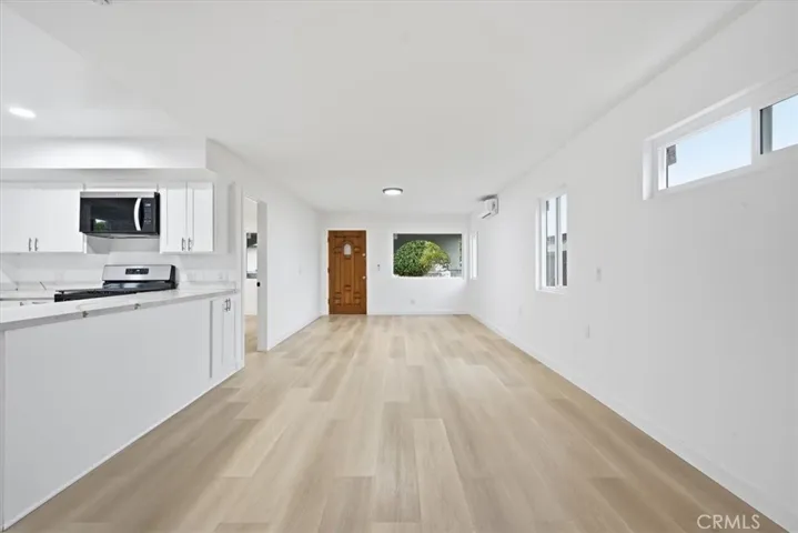 2470 Webster, Long Beach, California 90810 — photo 4