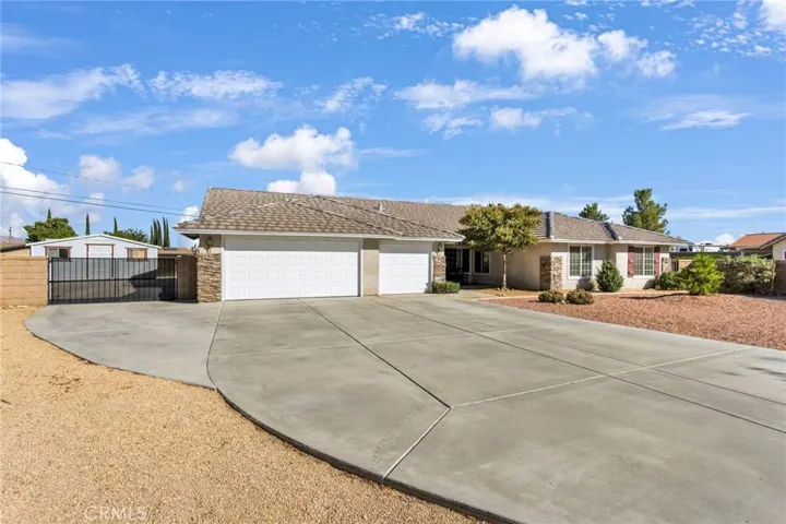 20463 Majestic Drive, Apple Valley, California 92308 — photo 4