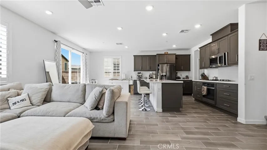 16281 Castello Lane 2, Fontana, California 92336 — photo 4