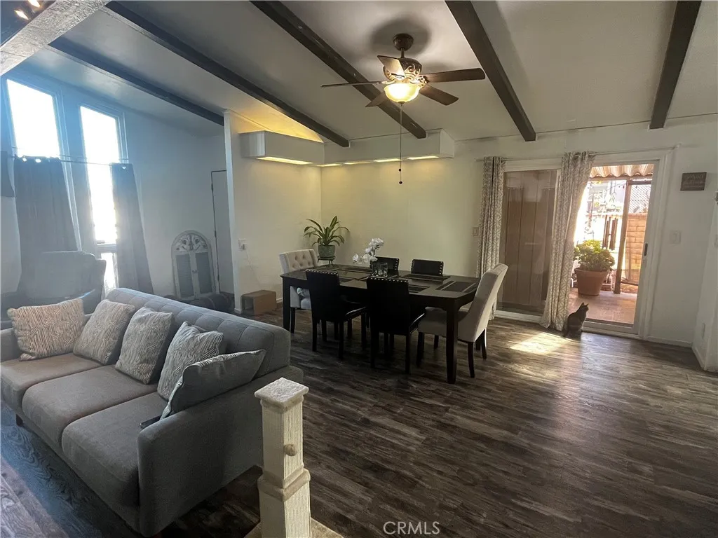 Dining room.