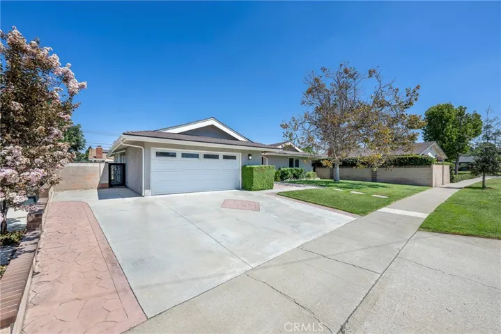 325 E Woodvale Avenue, Orange, California 92865 — photo 5