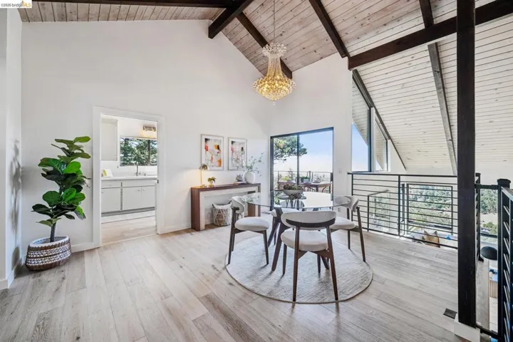 2534 Carisbrook Dr, Oakland, California 94611 — photo 5