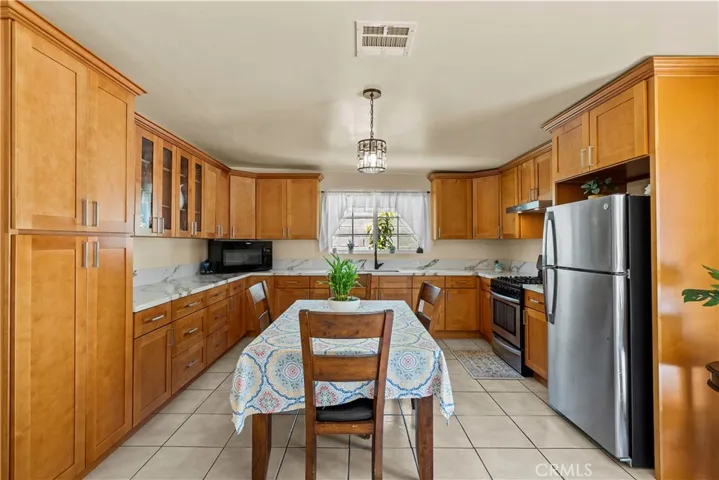 12130 Buckeye, Sylmar, California 91342 — photo 5