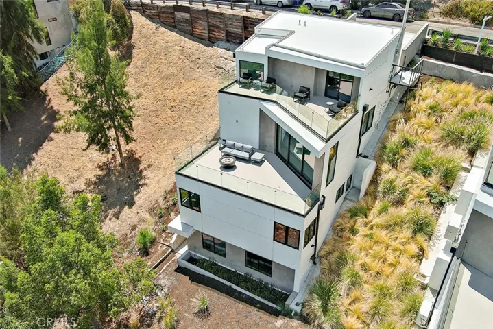 5130 Medina, Woodland Hills, California 91364 — photo 5