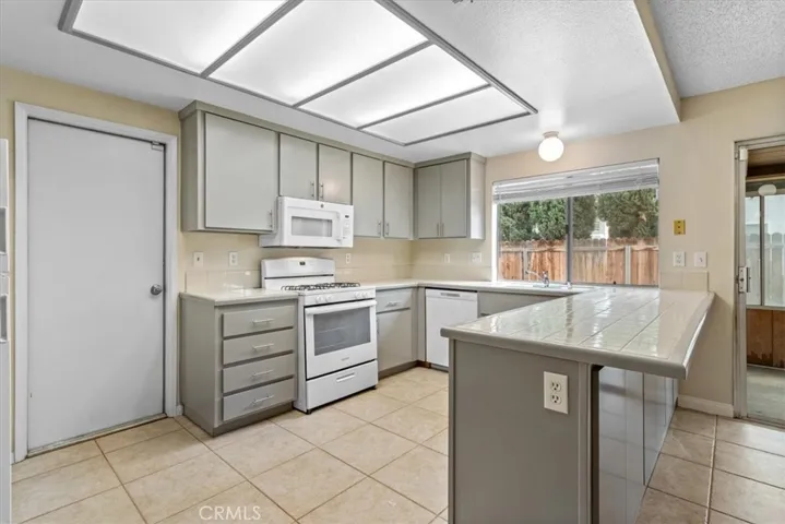 1537 Kelly Street, Redlands, California 92374 — photo 4