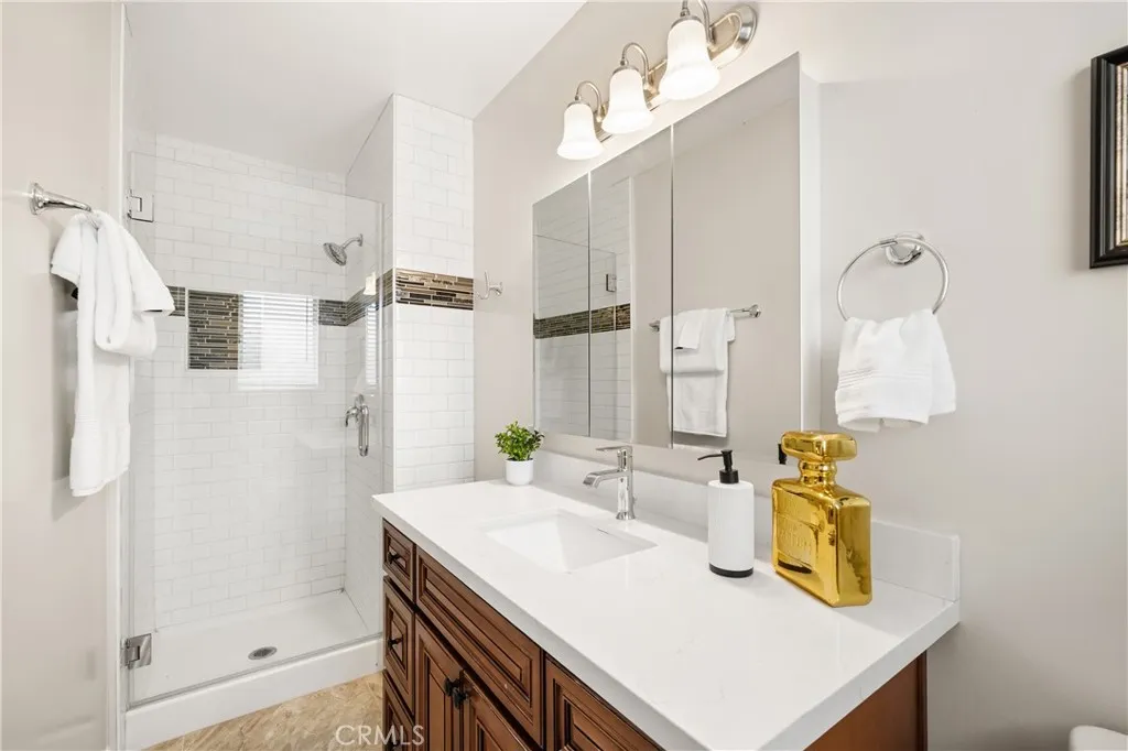 Private Primary bathroom features a spacious vanity, generous counter space and clean neutral finishes. Private Primary bathroom features a spacious vanity, generous counter space and clean neutral finishes.