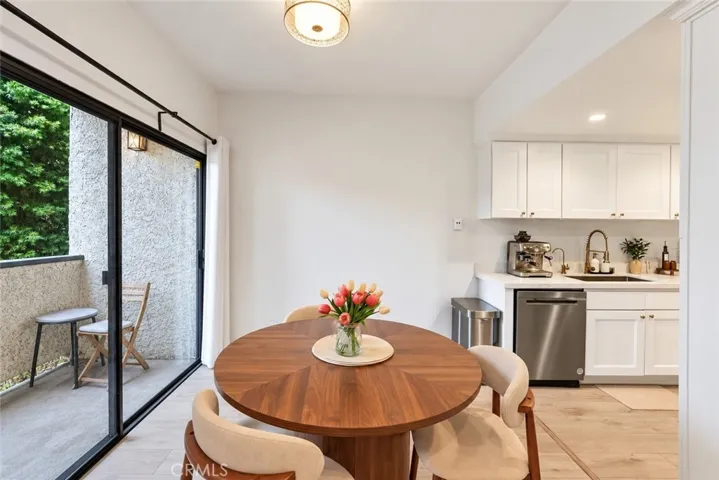 17914 Magnolia Boulevard 135, Encino, California 91316 — photo 5