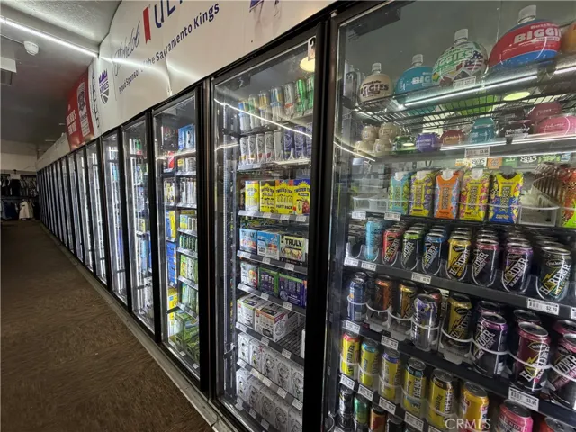 Walk-in cooler with 20 Doors