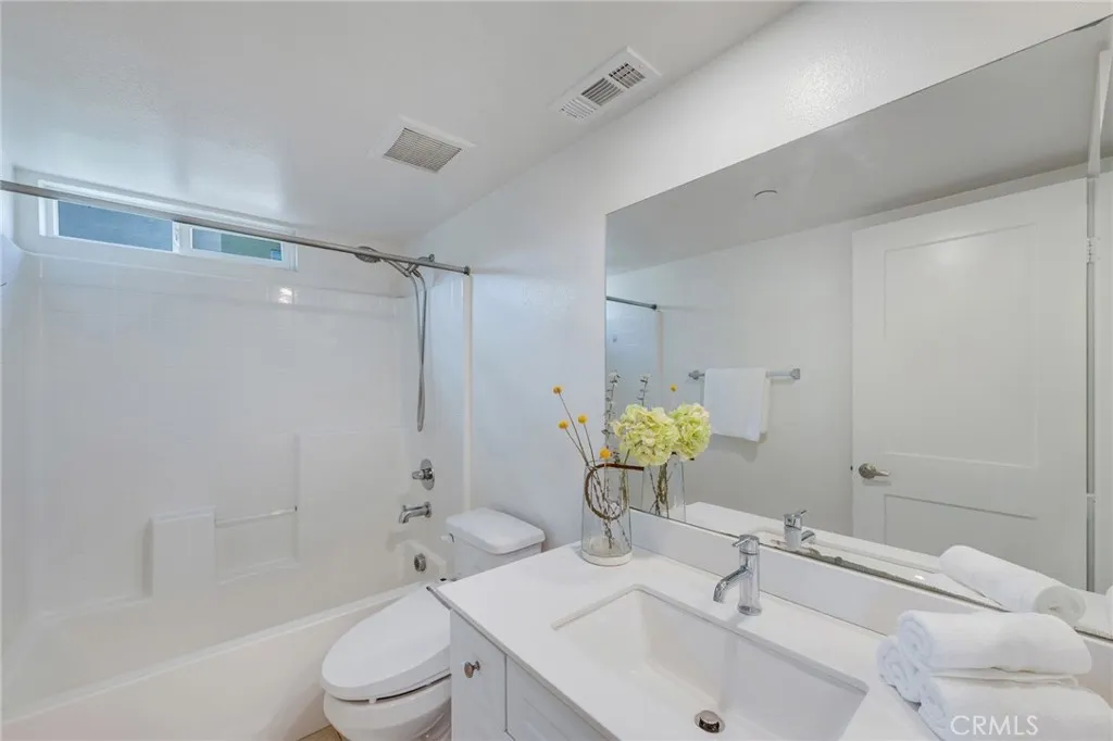 Bathroom No. 2 - hallway location Bathroom No. 2 - hallway location