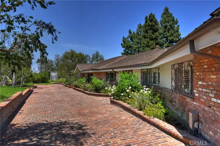 16172 Royal Oak Road, Encino, California 91436 — photo 5