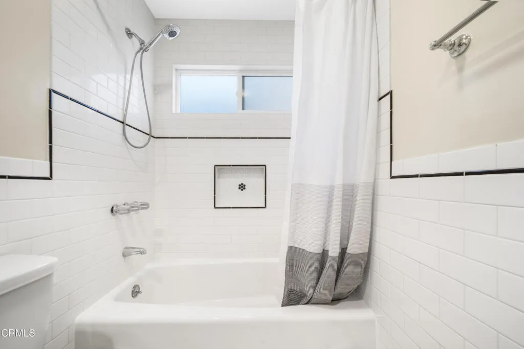 590 Los Robles