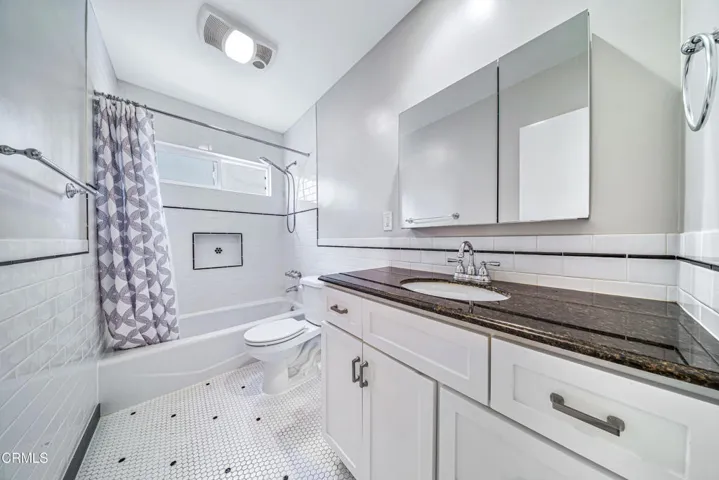 590 N Los Robles Bathroom