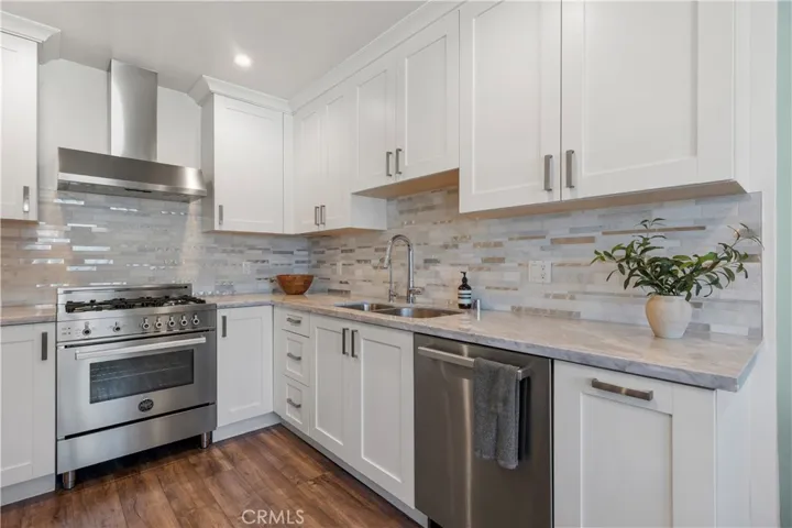 853 S Lucerne 306, Los Angeles, California 90005 — photo 5