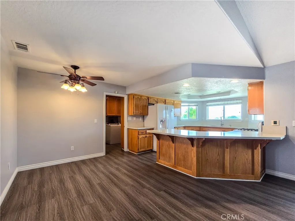 Dining area and kitchen breakfast bar