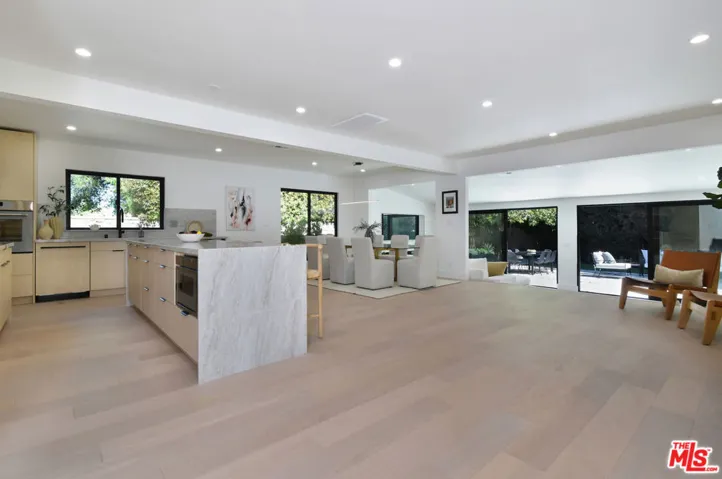 15431 Milbank Street, Encino, California 91436 — photo 5
