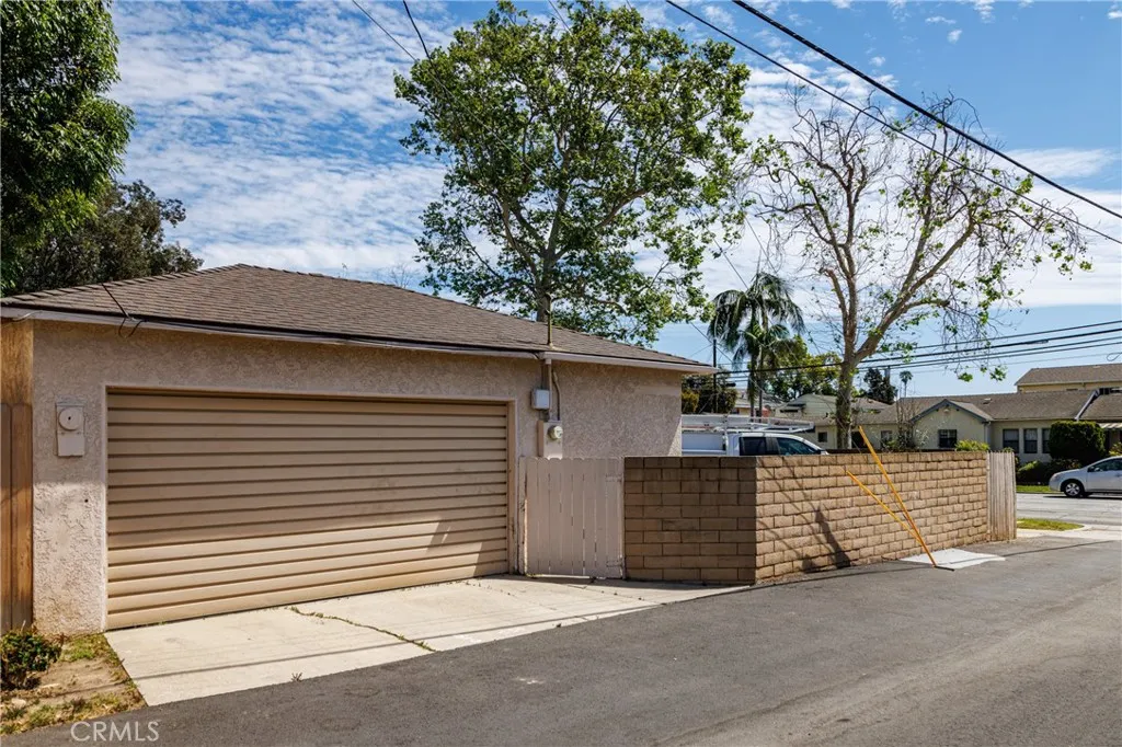 Garage - alley access