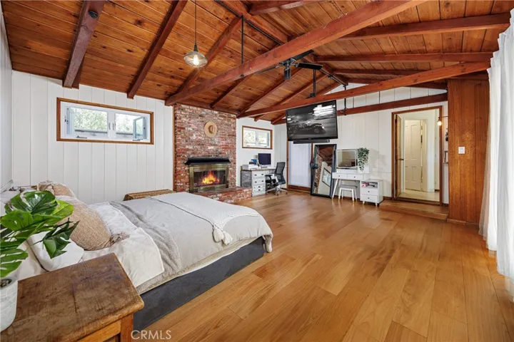 Back Room + Bonus Room