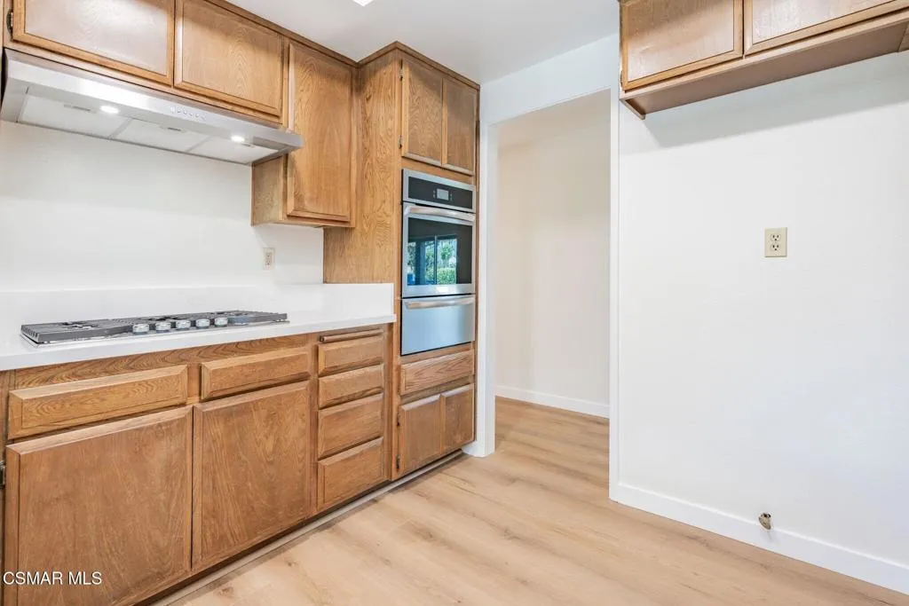 Kitchen to hallway