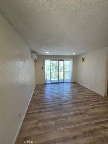 4573 Main, Riverside, California 92501 — photo 4