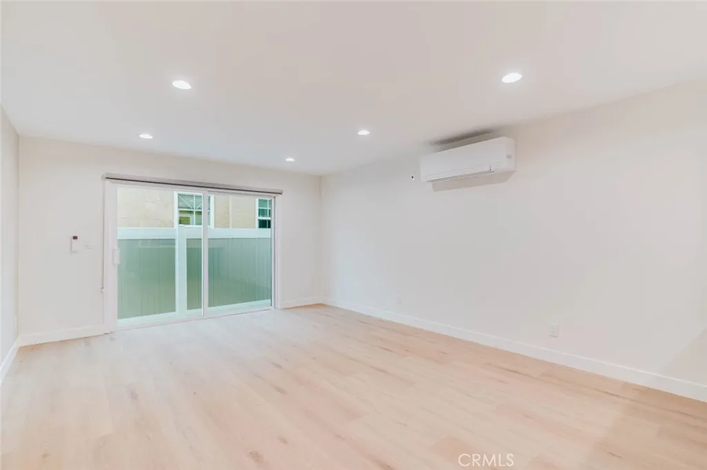 3406 Garden Avenue 2, Los Angeles, California 90039 — photo 4