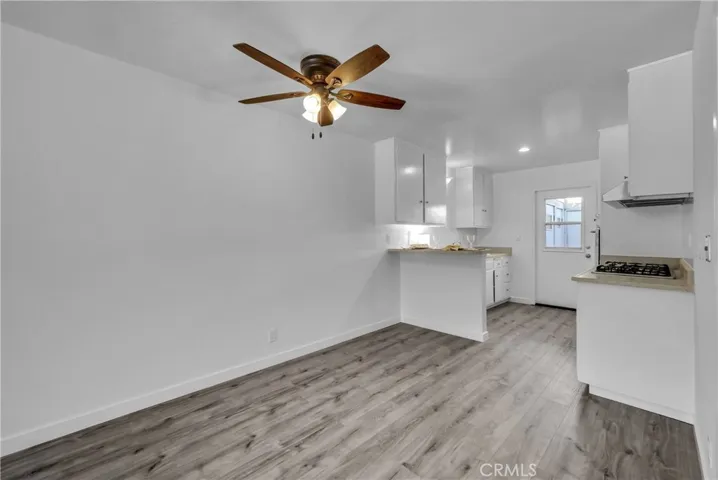 Dining area breakfast bar