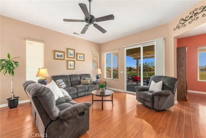10425 Lakeshore, Apple Valley, California 92308 — photo 4