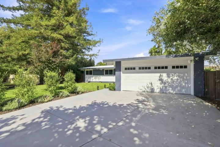 795 E Charleston Road, Palo Alto, California 94303 — photo 4
