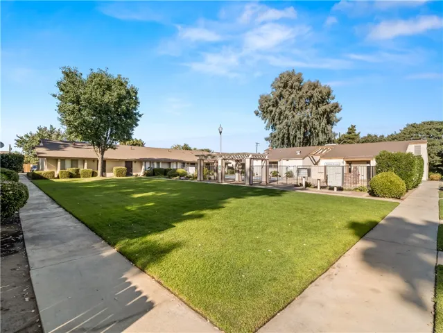 4654 N Chestnut, Fresno, California 93726 — photo 5