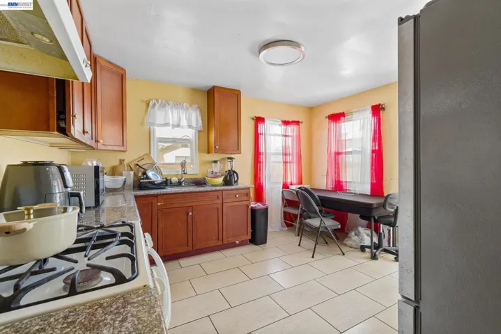 24024 Park St., Hayward, California 94541 — photo 5