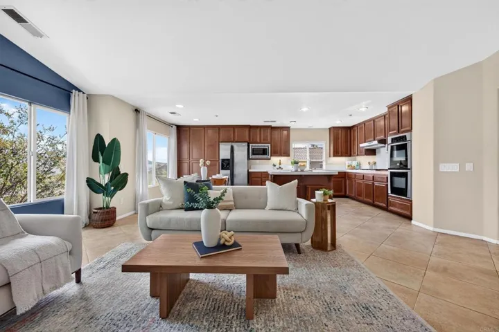 10441 Lake Breeze Drive, Spring Valley, California 91977 — photo 5